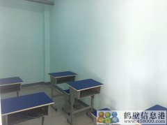 學(xué)生桌椅低價出售，量大從優(yōu)